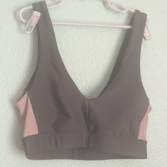 Peloton sports bra size M - Picture 4 of 7